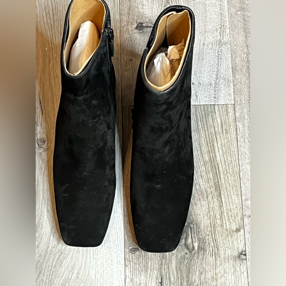 New Vince Suede Bootie Size 8M